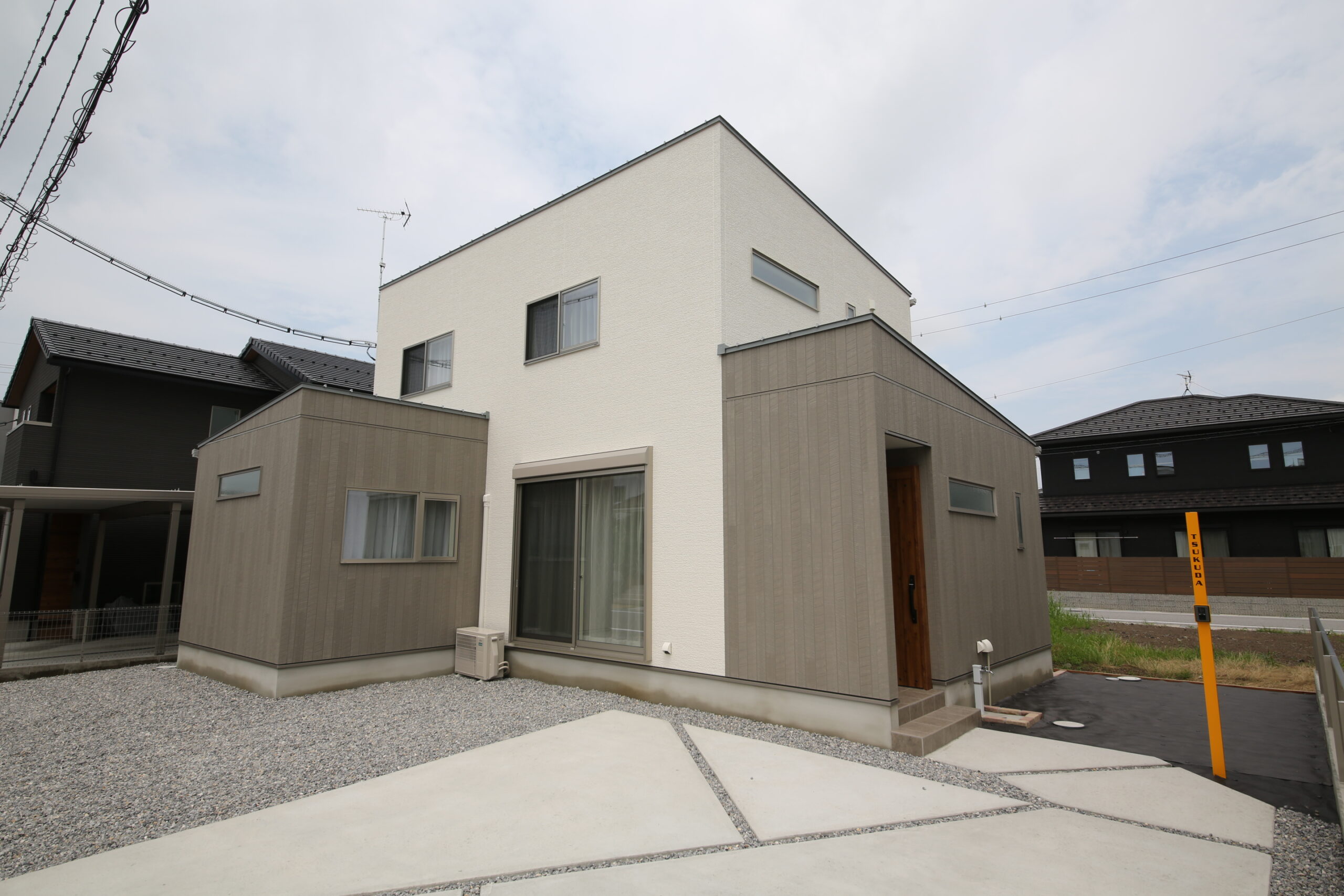 <br />
<b>Warning</b>:  Undefined variable $alt in <b>/home/xs584097/ouchi-shiga.com/public_html/wp-content/themes/moesia/single-contractor.php</b> on line <b>119</b><br />
